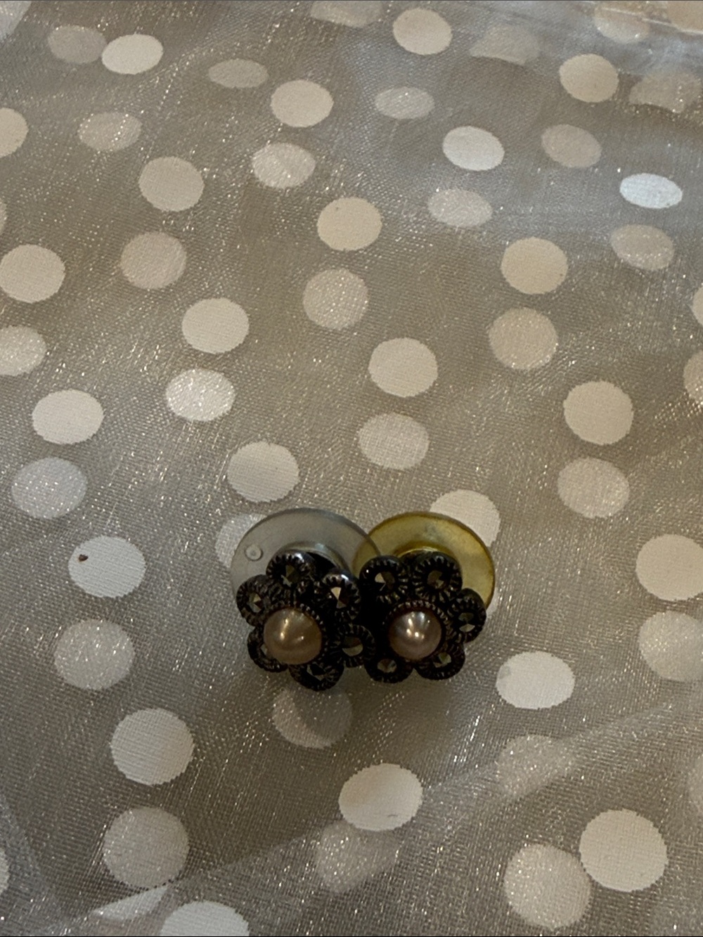 Vintage-Style Pearl Flower post Earrings with rhinestones